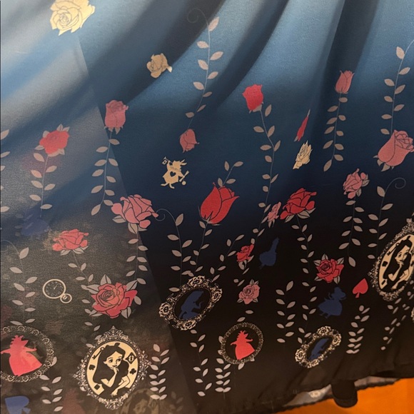 torrid Alice in Wonderland - Picture 4 of 4